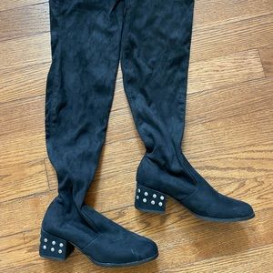 Woman’s Faux Suede Knee Height Boots Size 9.5